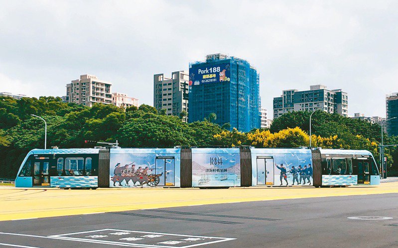 新北捷運公司將在國慶連假首日推出「清法戰爭主題彩繪列車」，每天整點從紅樹林站發車。 圖／新北捷運公司提供